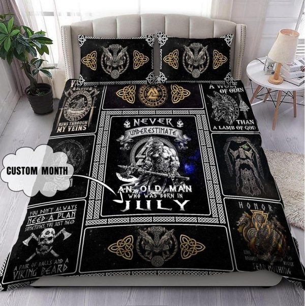 Viking Scandinavian Ravens Odin Celtic Valhalla Axt unterschätzt niemals einen alten Mann, der am 2. Juli geboren wurde Kinderbettwäsche - Bettwäsche