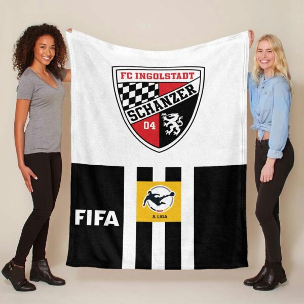 FC Ingolstadt 04 mit schwarz-weißem Hintergrund Fleecedecke - Decke